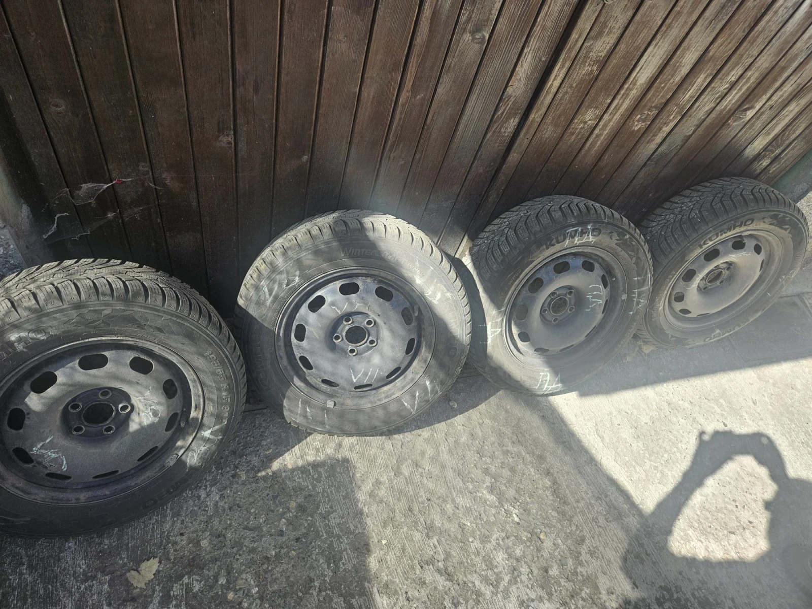 Гуми с джанти Kumho 195/65R15, снимка 2 - Гуми и джанти - 56326075