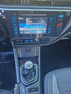 Toyota Auris 1.6.132k.c.2016 Benzin Full Max , снимка 11