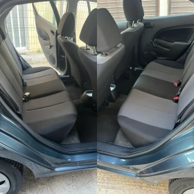 Mazda 2 1.3i* Перфектен* , снимка 11
