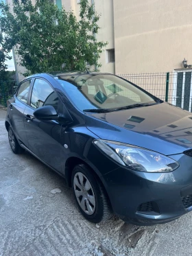 Mazda 2 1.3i* Перфектен* , снимка 3