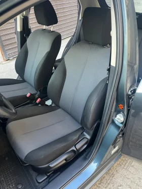 Mazda 2 1.3i* Перфектен* , снимка 8