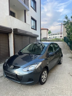Mazda 2 1.3i* Перфектен* , снимка 2