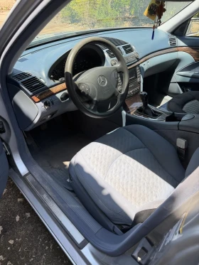 Mercedes-Benz E 220, снимка 11