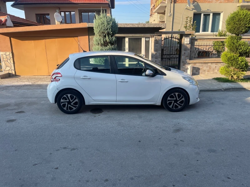 Peugeot 208, снимка 1 - Автомобили и джипове - 46911134