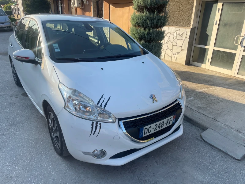 Peugeot 208, снимка 2 - Автомобили и джипове - 46911134