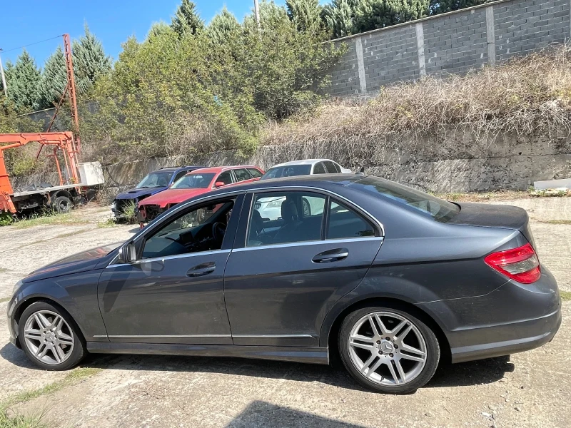 Mercedes-Benz C 220, снимка 4 - Автомобили и джипове - 47957159