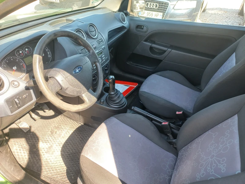 Ford Fiesta 1.3 бензин, снимка 7 - Автомобили и джипове - 47352921