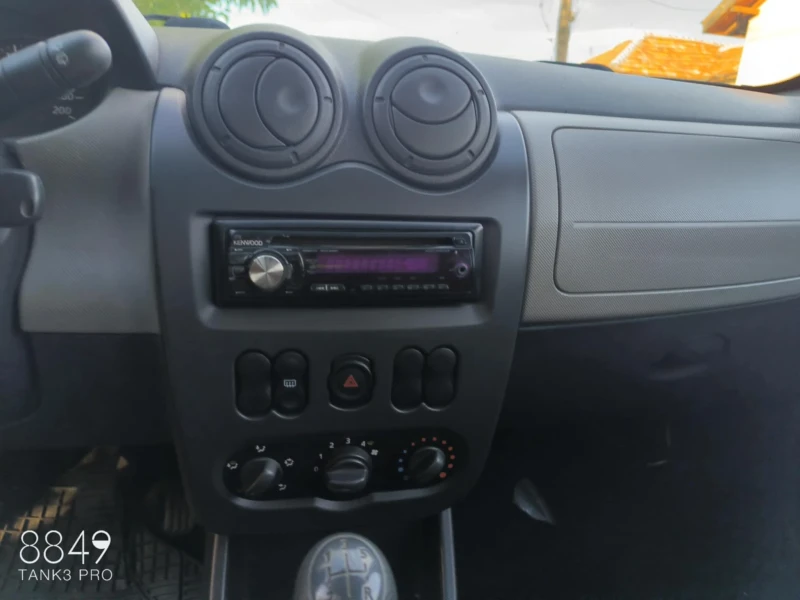 Dacia Sandero 1.4MPI, снимка 10 - Автомобили и джипове - 47543822