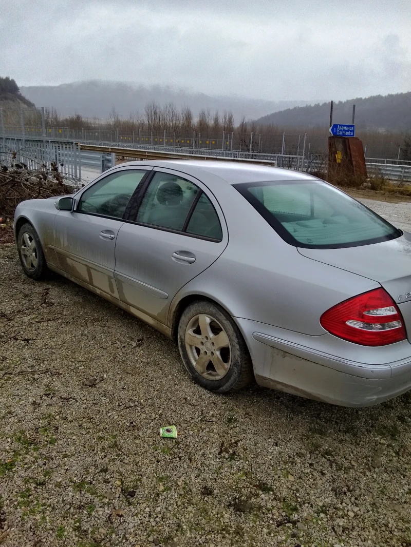 Mercedes-Benz E 280, снимка 5 - Автомобили и джипове - 48194931