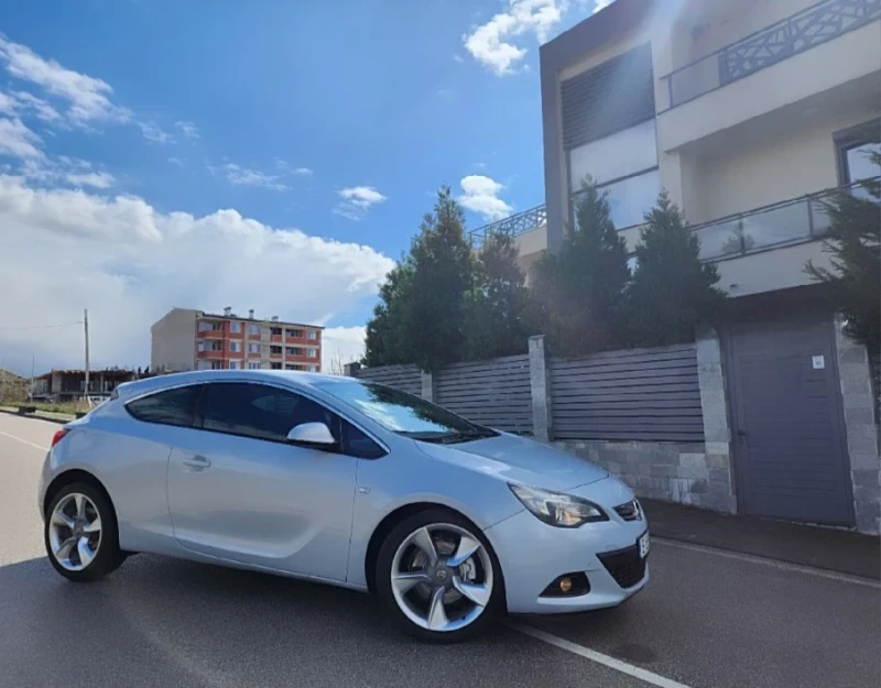 Opel Astra GTC, снимка 2 - Автомобили и джипове - 49538482