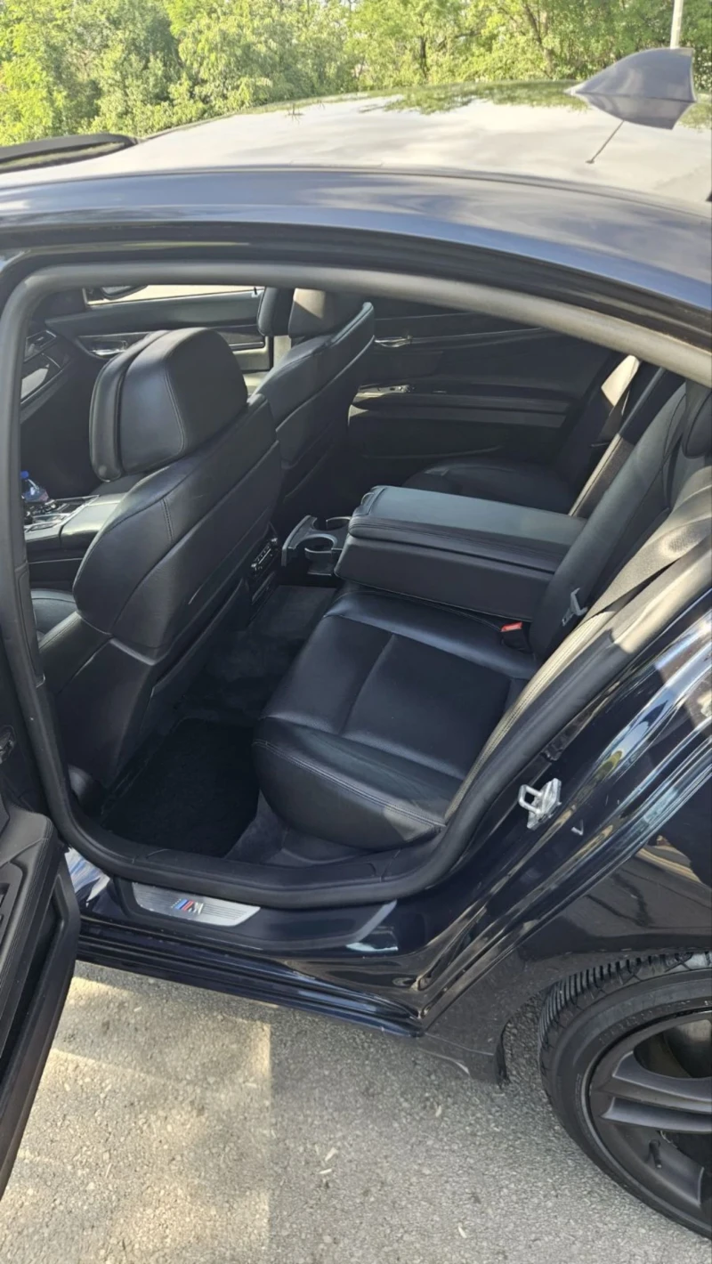 BMW 750 Twin turbo Keyless , снимка 12 - Автомобили и джипове - 50393332