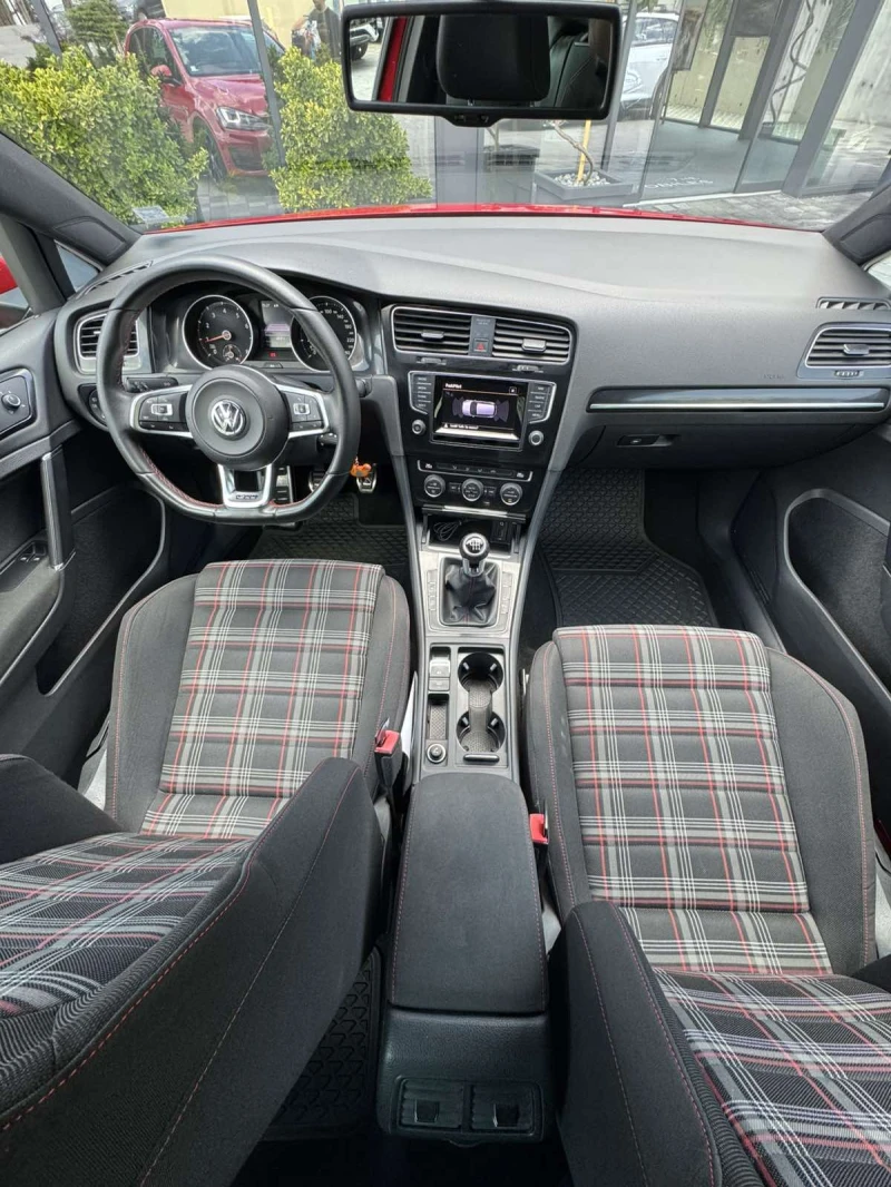 VW Golf GTI AKRAPOVIC, снимка 11 - Автомобили и джипове - 50701478