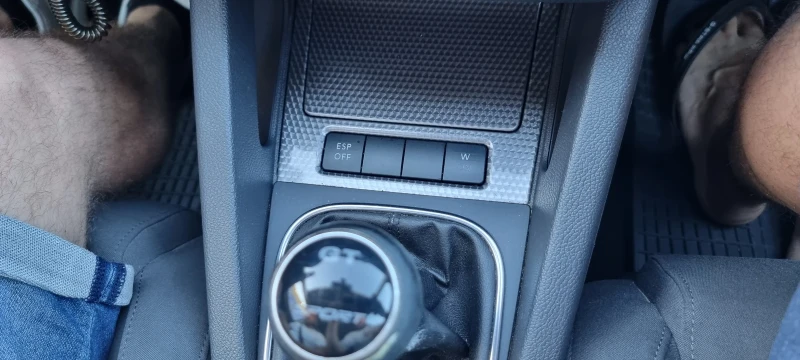 VW Golf R-Line, снимка 16 - Автомобили и джипове - 51160080