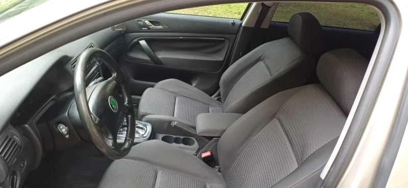 Skoda Superb 1.9 TDI, 131 к.с., снимка 5 - Автомобили и джипове - 52770716