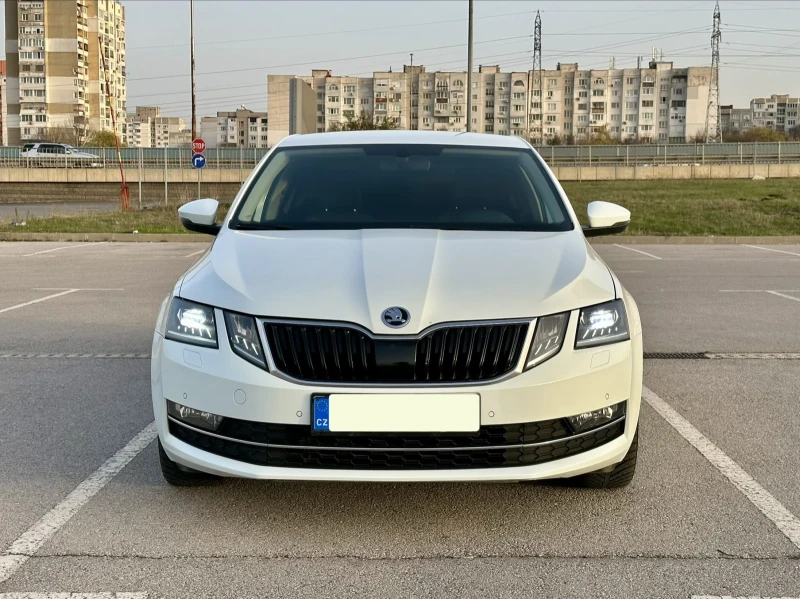 Skoda Octavia FACE LIFT | FULL LED | KEY LESS | AMBIENT, снимка 3 - Автомобили и джипове - 52539272