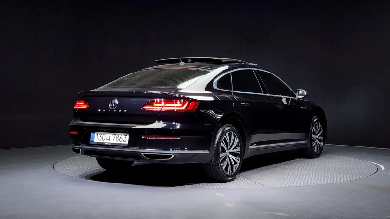 VW Arteon 2.0TDI/Пълна сервизна история !!!, снимка 2 - Автомобили и джипове - 52711601
