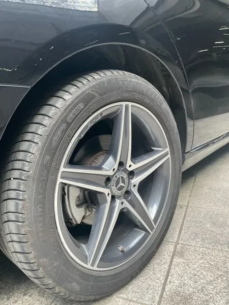 Mercedes-Benz E 220 Exclusive, снимка 5 - Автомобили и джипове - 54892226