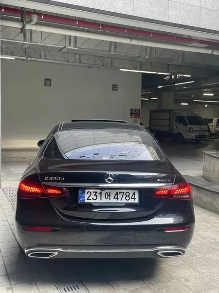 Mercedes-Benz E 220 Exclusive, снимка 4 - Автомобили и джипове - 54892226