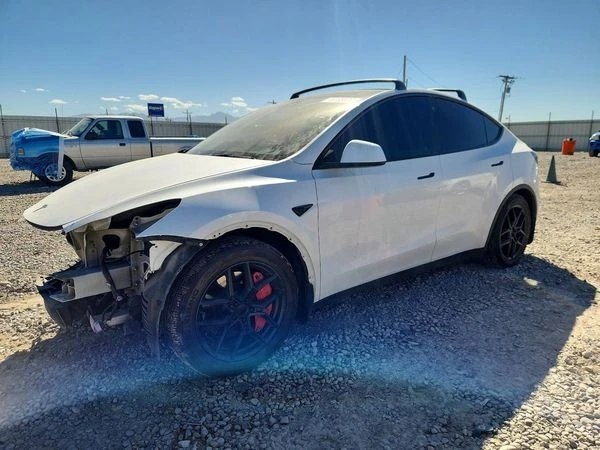 Tesla Model Y, снимка 2 - Автомобили и джипове - 56117545