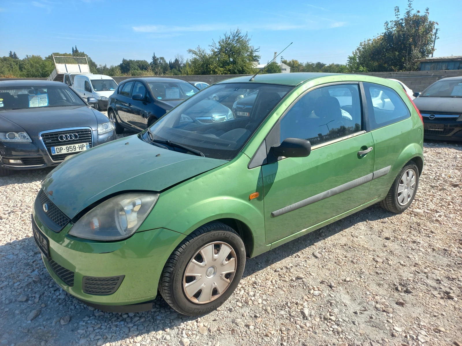 Ford Fiesta 1.3 бензин facelift  - изображение 6