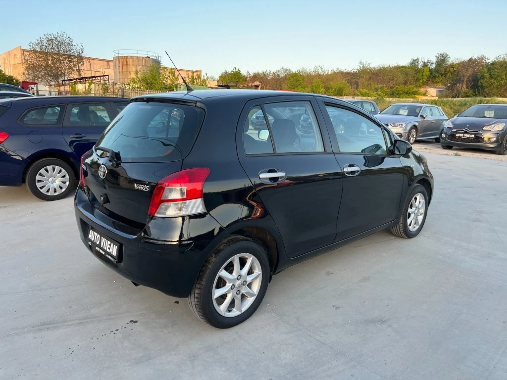 Toyota Yaris 1.3i-БЕНЗИН-101-КОНЯ - изображение 4