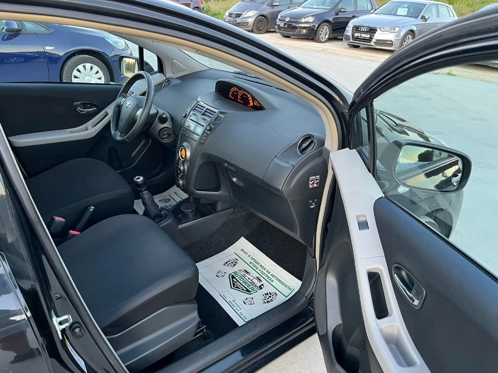 Toyota Yaris 1.3i-БЕНЗИН-101-КОНЯ - изображение 10