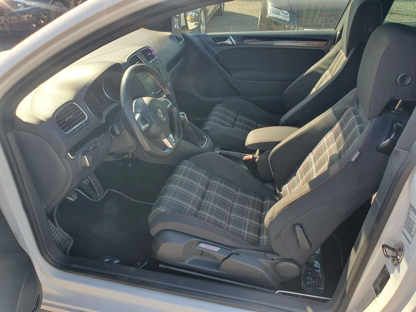 VW Golf 2.0 GTI - изображение 8