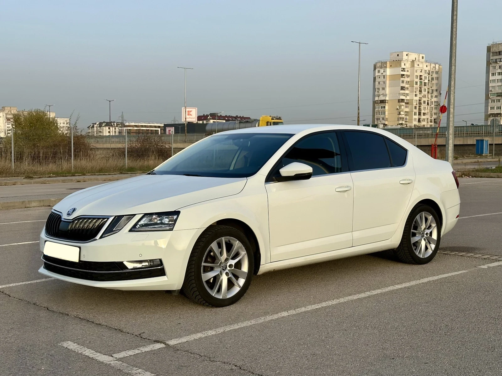 Skoda Octavia FACE LIFT | FULL LED | KEY LESS | AMBIENT | Mobile.bg   2