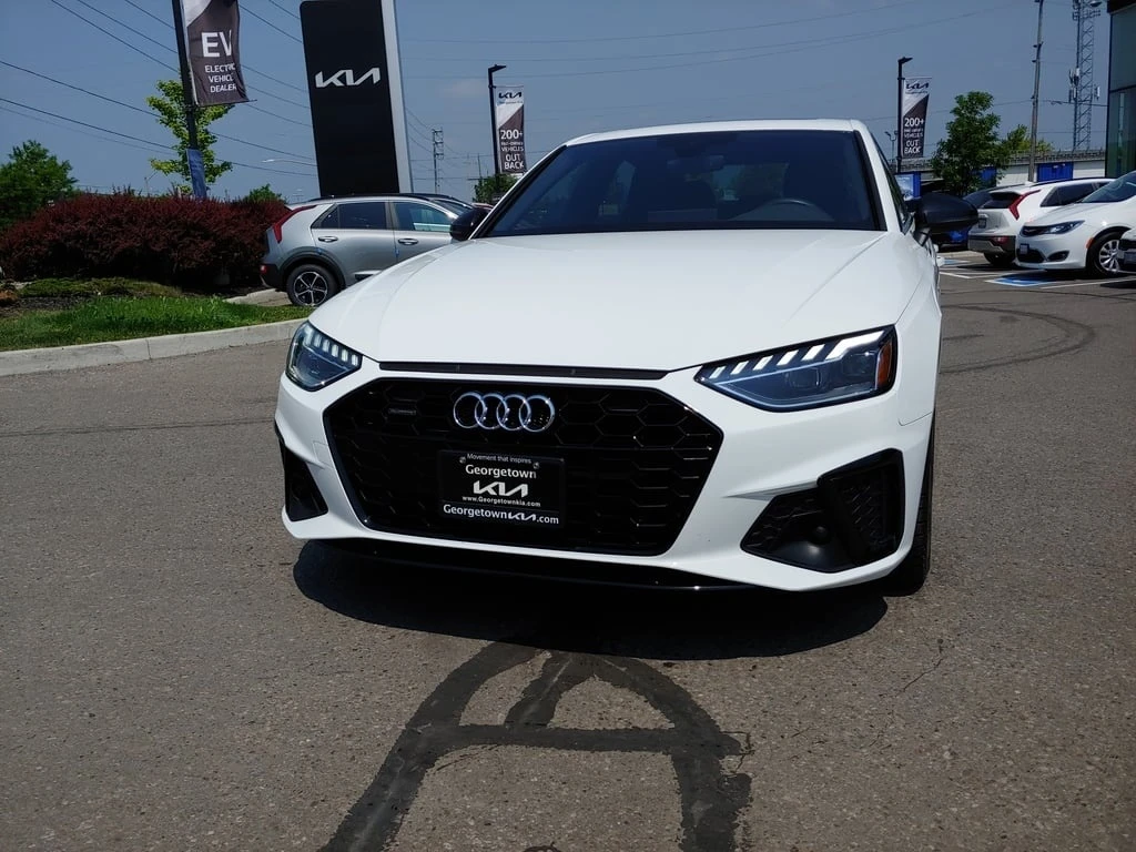 Audi A4 * Progressiv 2.0L AWD | SUNROOF | NAV | HTD SEATS  - изображение 5