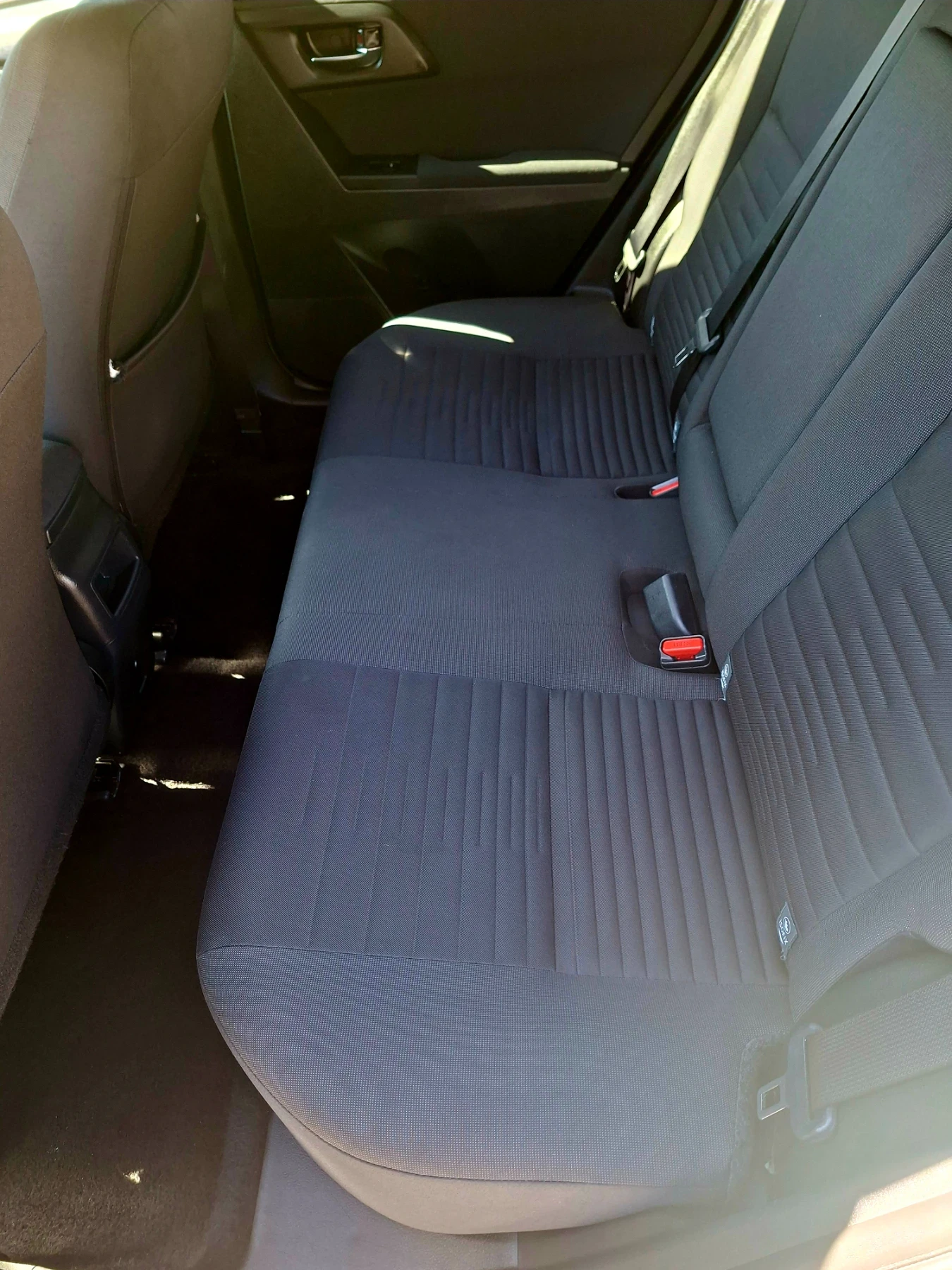 Toyota Auris 1.6.132k.c.2016 Benzin Full Max , снимка 14 - Автомобили и джипове - 54245409