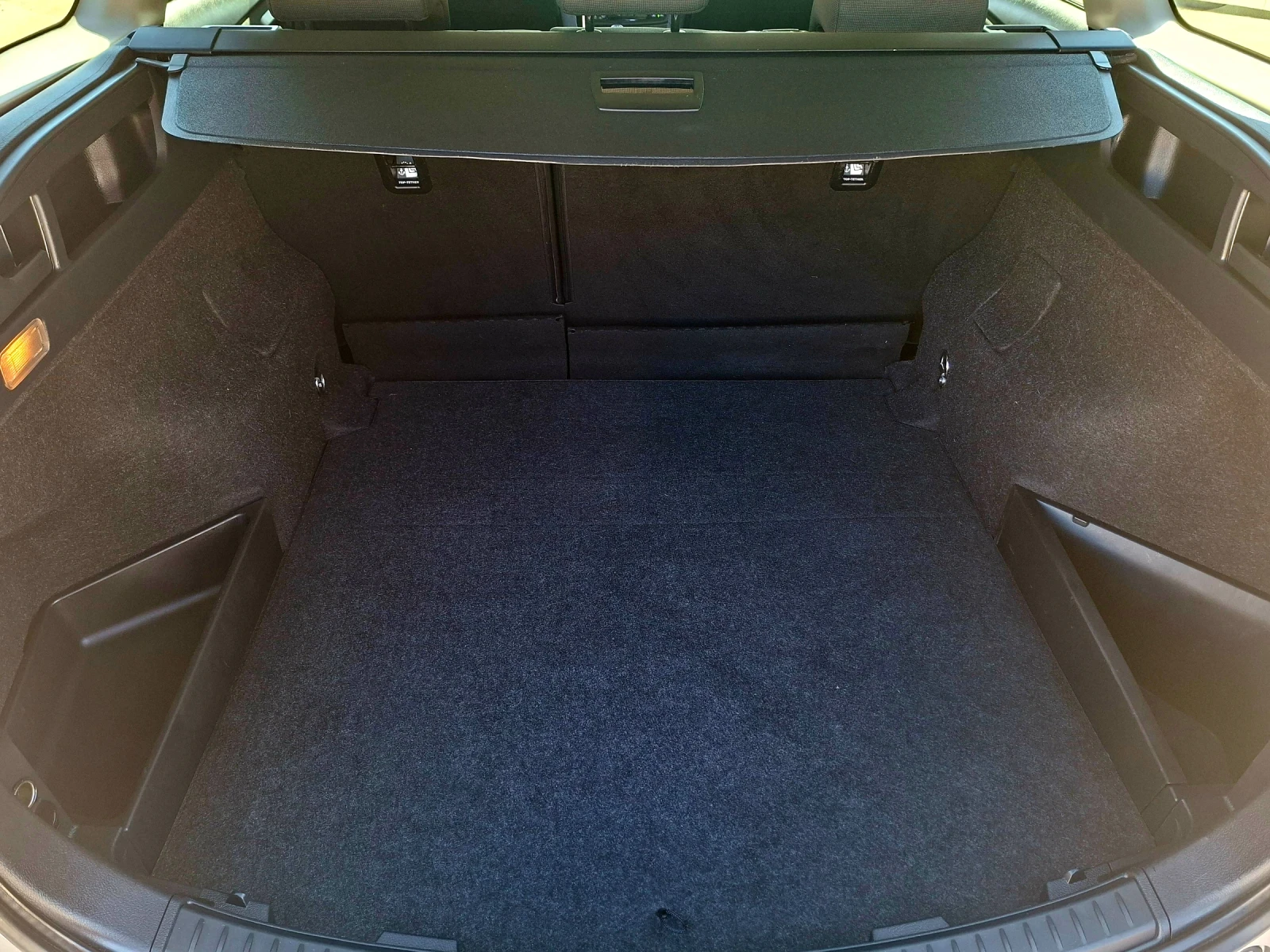 Toyota Auris 1.6.132k.c.2016 Benzin Full Max , снимка 17 - Автомобили и джипове - 54245409