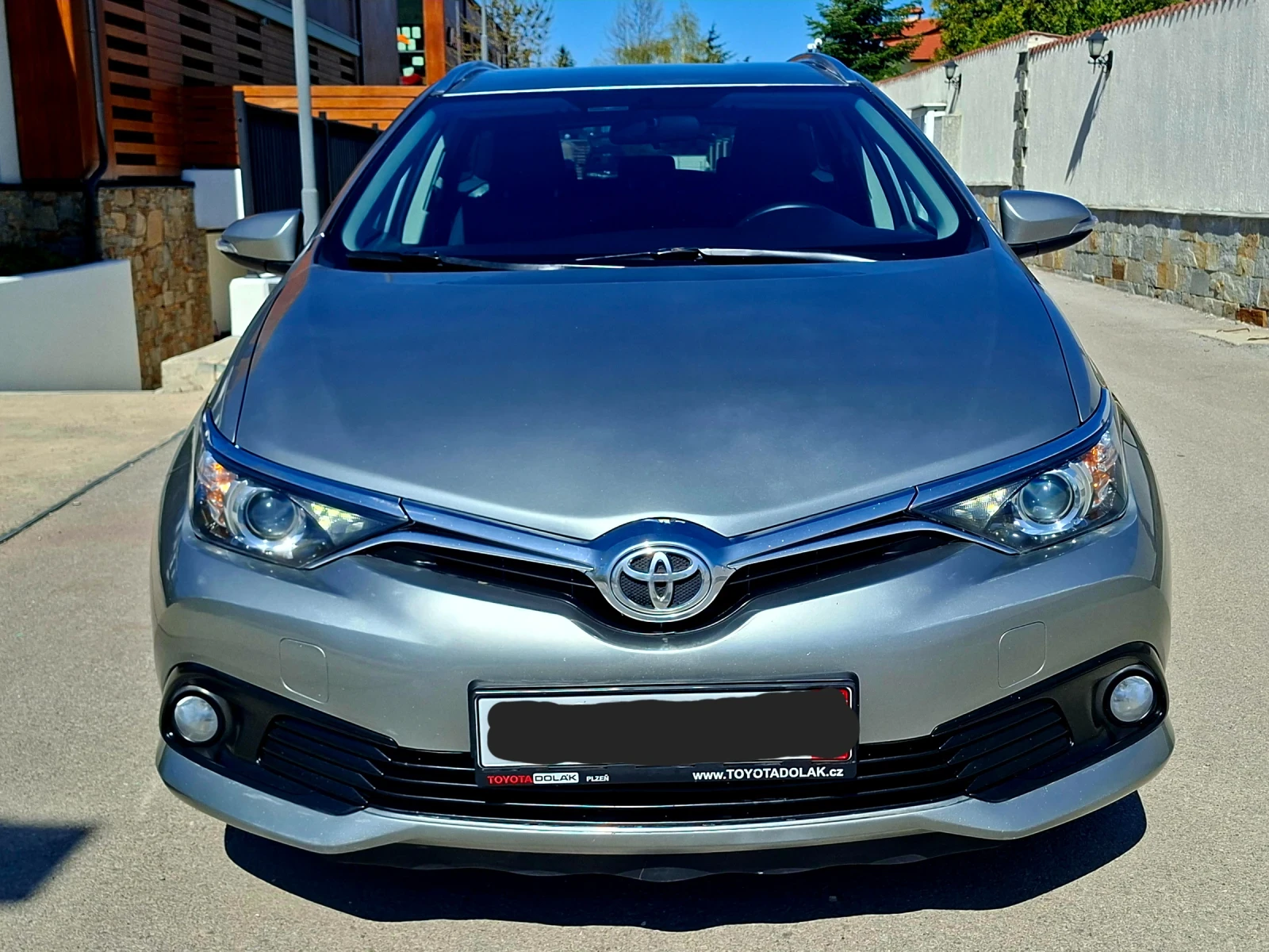 Toyota Auris 1.6.132k.c.2016 Benzin Full Max , снимка 8 - Автомобили и джипове - 54245409
