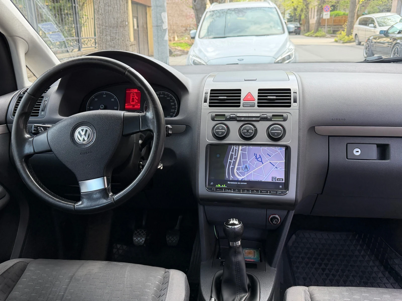 VW Touran 1.9 TDI, 105�.�. ��������� | Mobile.bg � ����������� 11