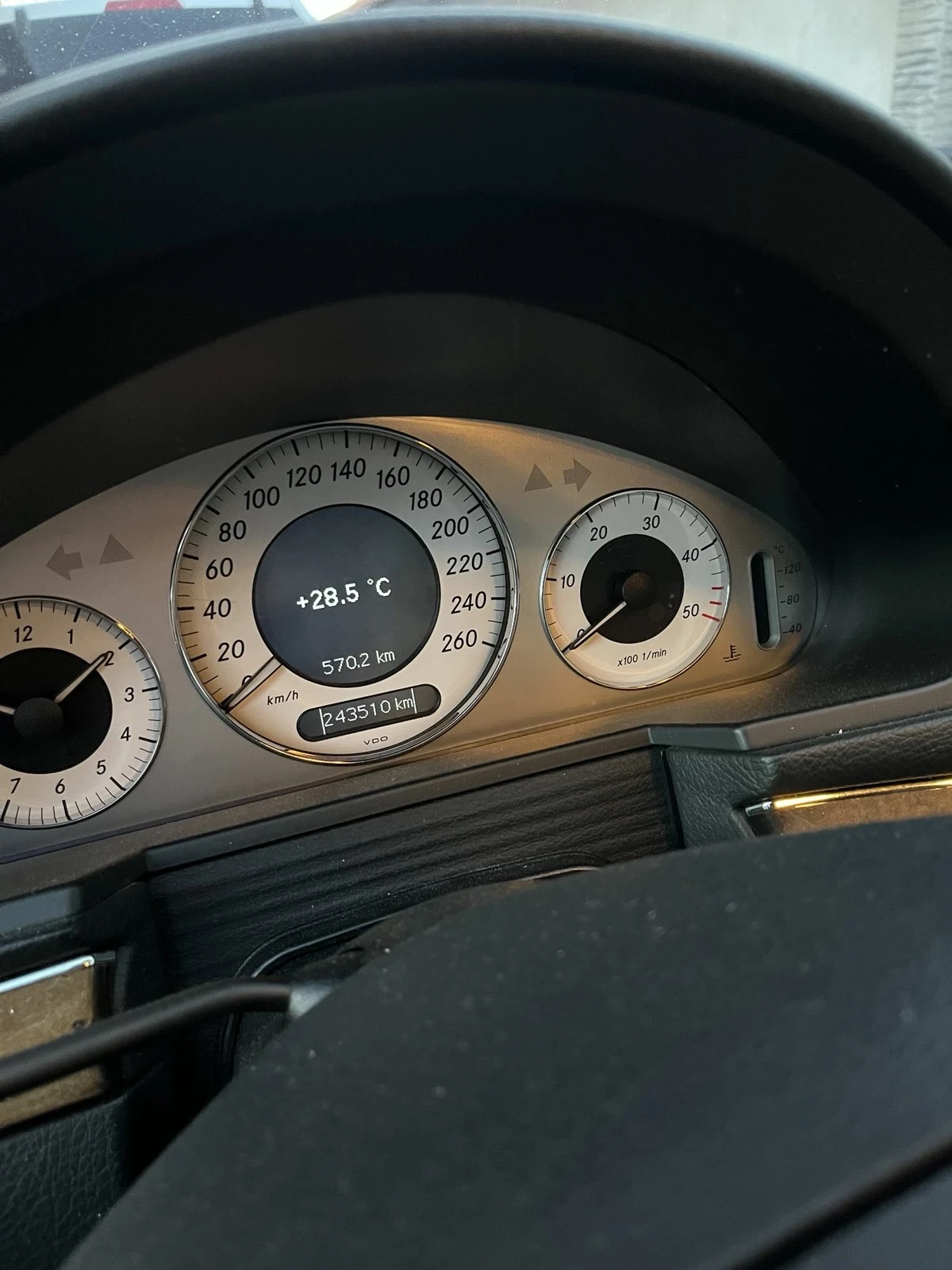 Mercedes-Benz E 280 2.8cdi, снимка 10 - Автомобили и джипове - 54322818