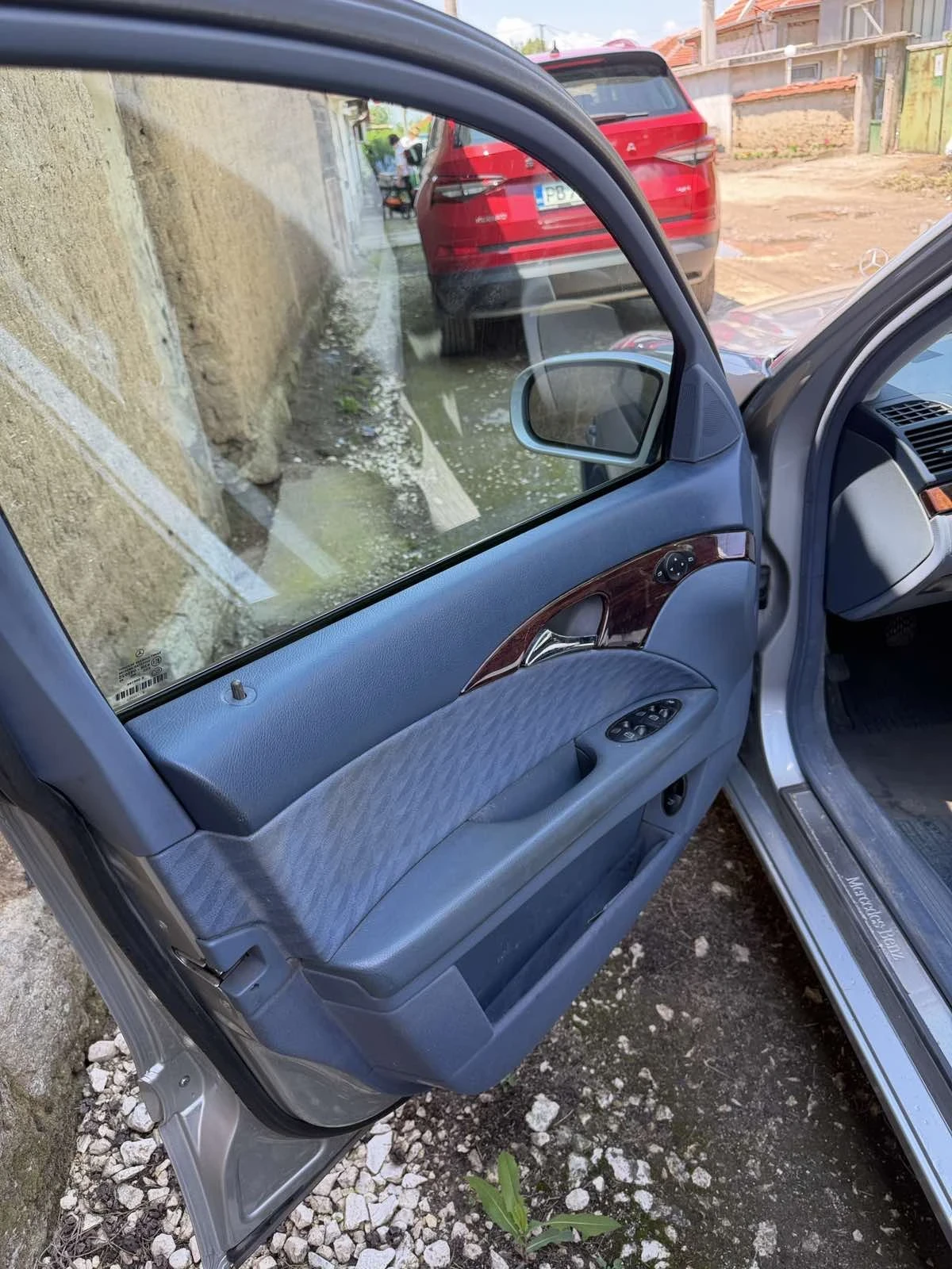 Mercedes-Benz E 220, снимка 12 - Автомобили и джипове - 54808821
