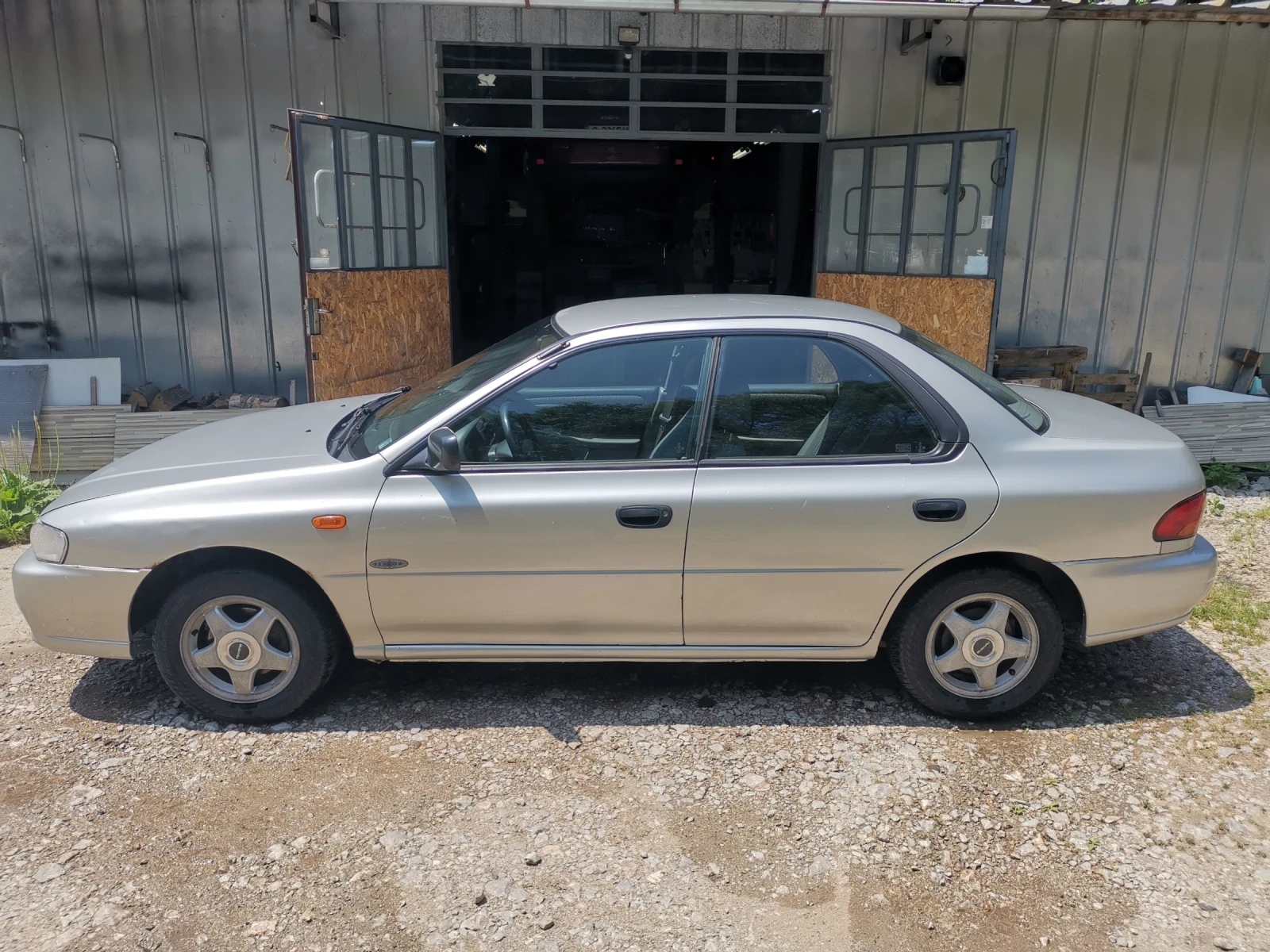 Subaru Impreza Седан, снимка 2 - Автомобили и джипове - 55145397