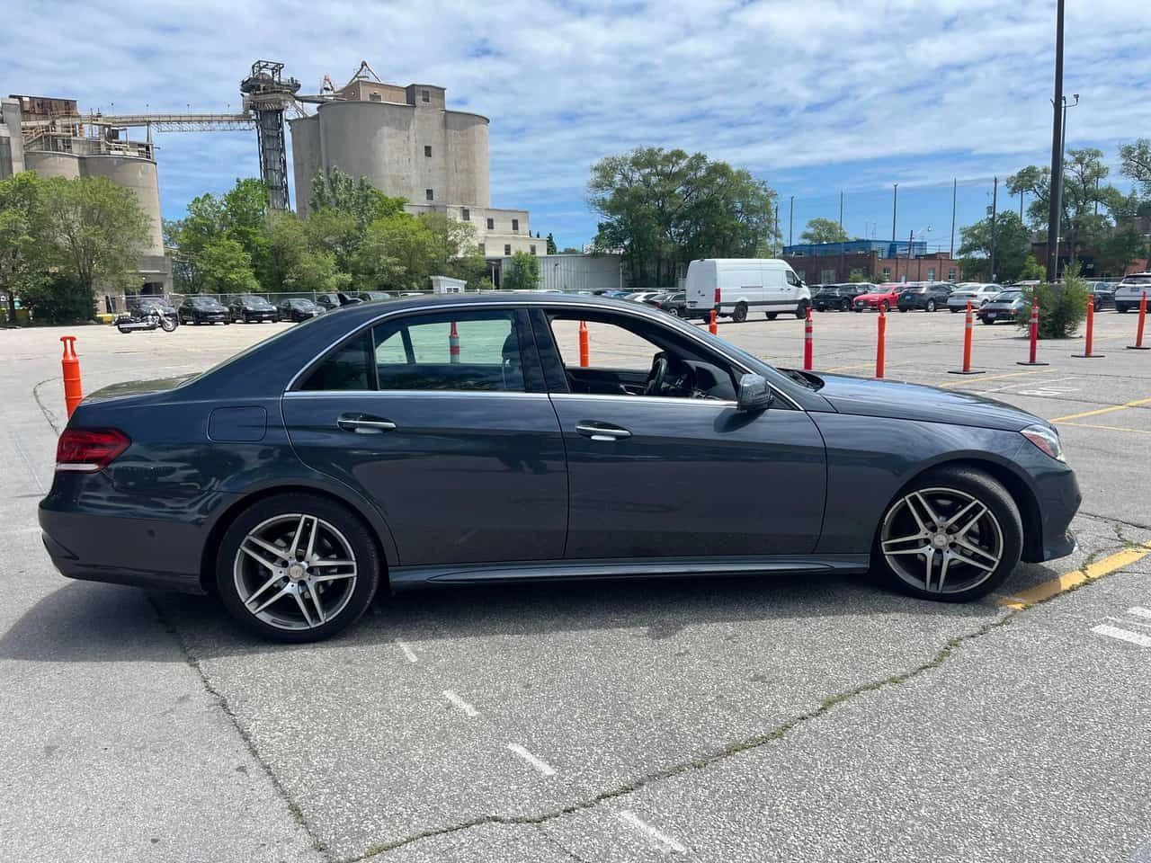 Mercedes-Benz E 400 АМГ ПАКЕТ/КЛИП/ХАРМАН/ПАНО/ПОДГРЕВ/ШИТО ТАБЛО, снимка 4 - Автомобили и джипове - 55193894