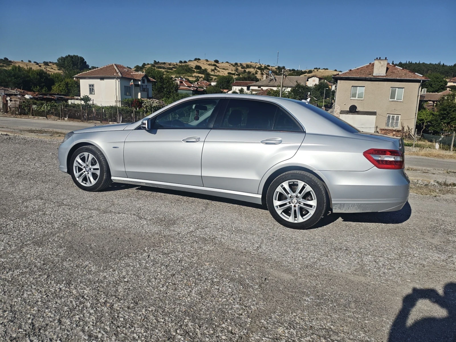 Mercedes-Benz E 220 2.2 blutec, снимка 3 - Автомобили и джипове - 55243858