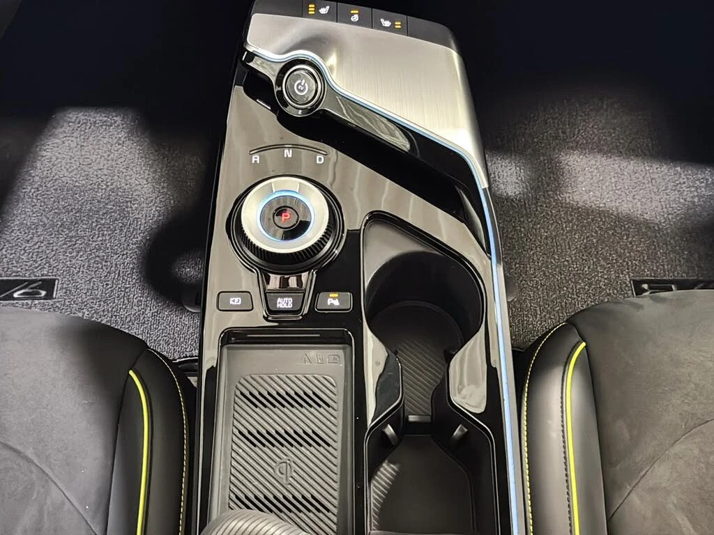Kia EV6 GT* 4X4* BUCKET SEATS* HEAD UP* MERIDIAN* 360 CAM, снимка 13 - Автомобили и джипове - 55283662