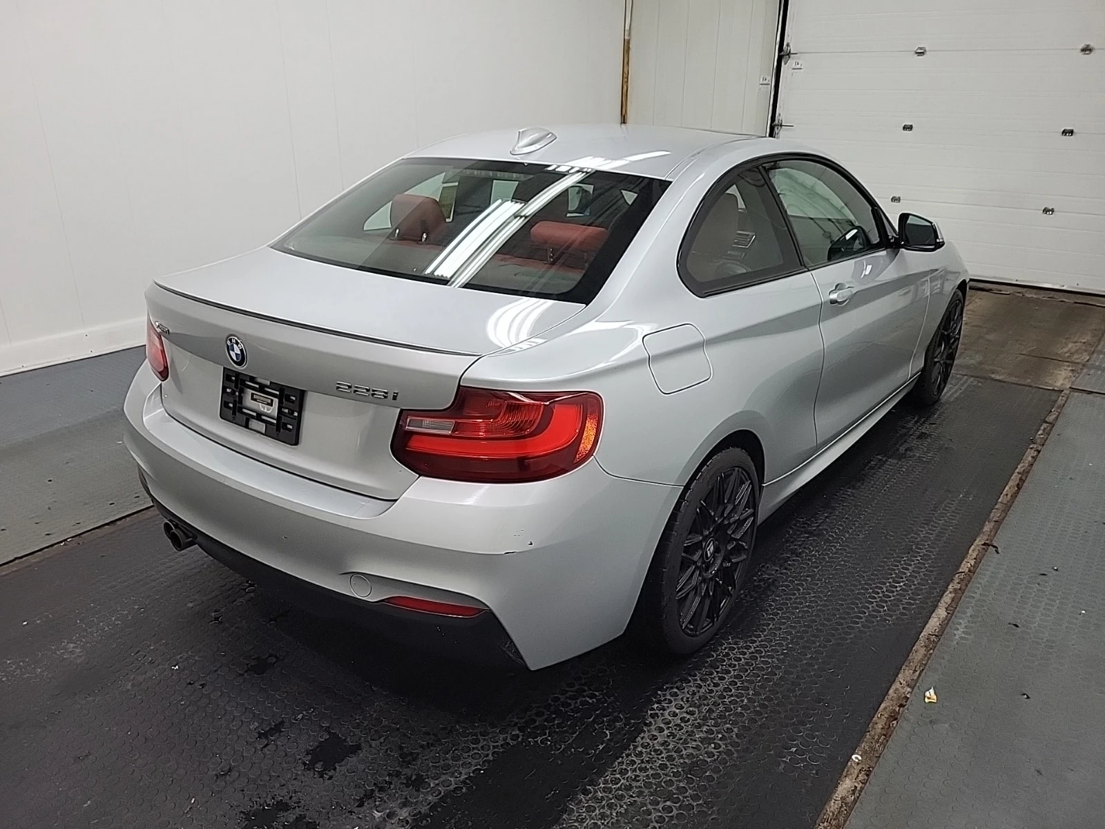 BMW 228 228I XDRIVE / RED INT / PANO / ПОДГРЕВИ, снимка 4 - Автомобили и джипове - 55847396