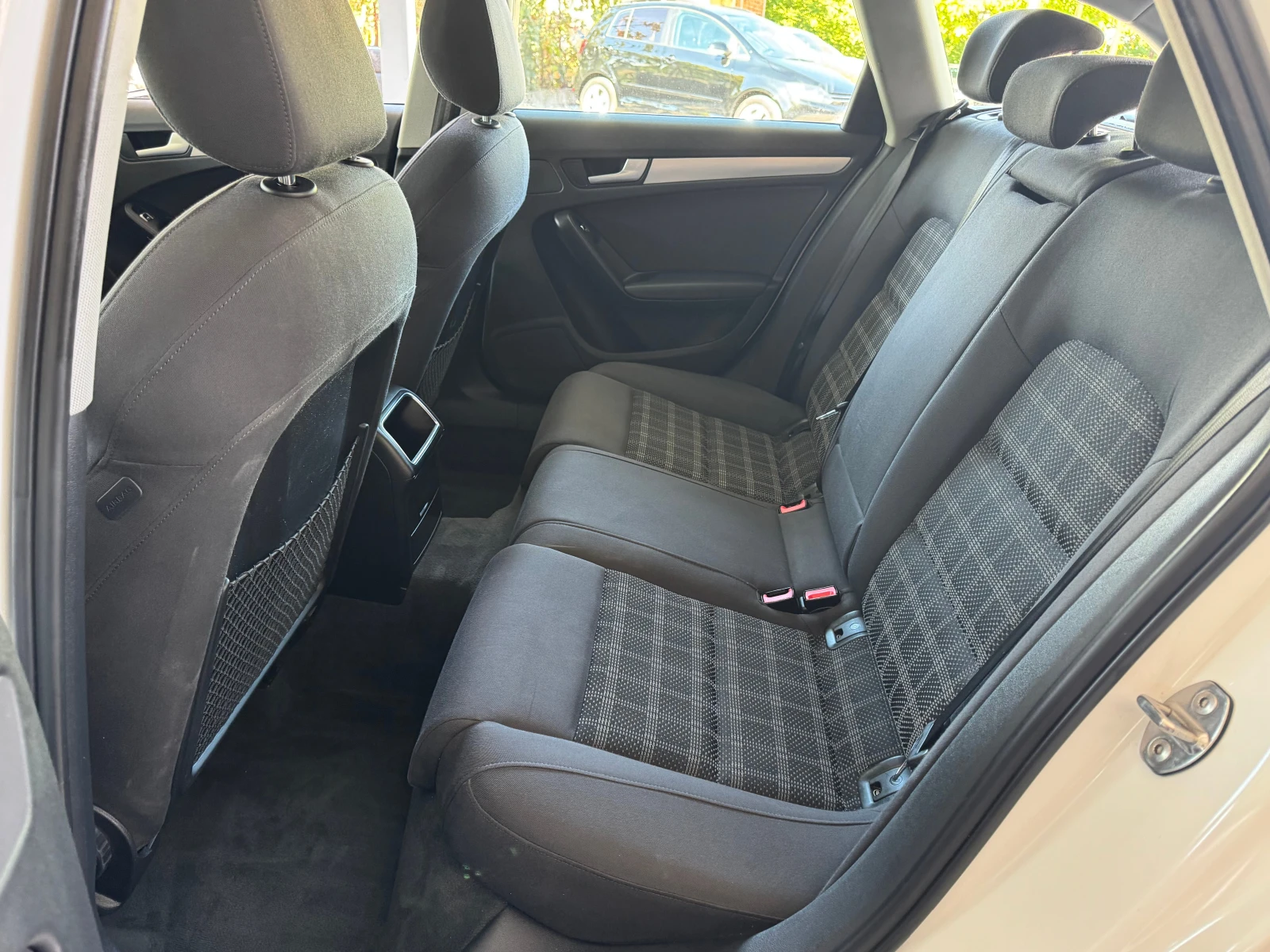 Audi A4 2.0TDI-177кс, снимка 17 - Автомобили и джипове - 56252742