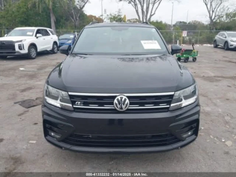 VW Tiguan 2.0L, снимка 8 - Автомобили и джипове - 49513062