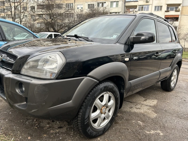 Hyundai Tucson 2.0 CRDI, снимка 4 - Автомобили и джипове - 53097705