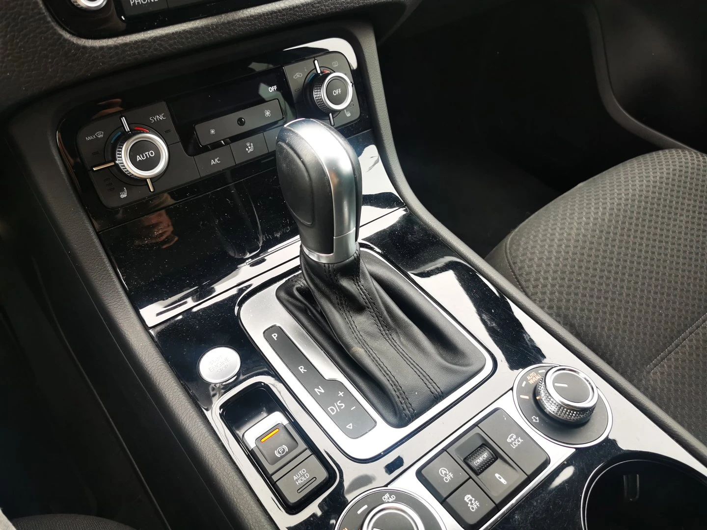 VW Touareg V6 TDI BMT 4MOTION - изображение 9