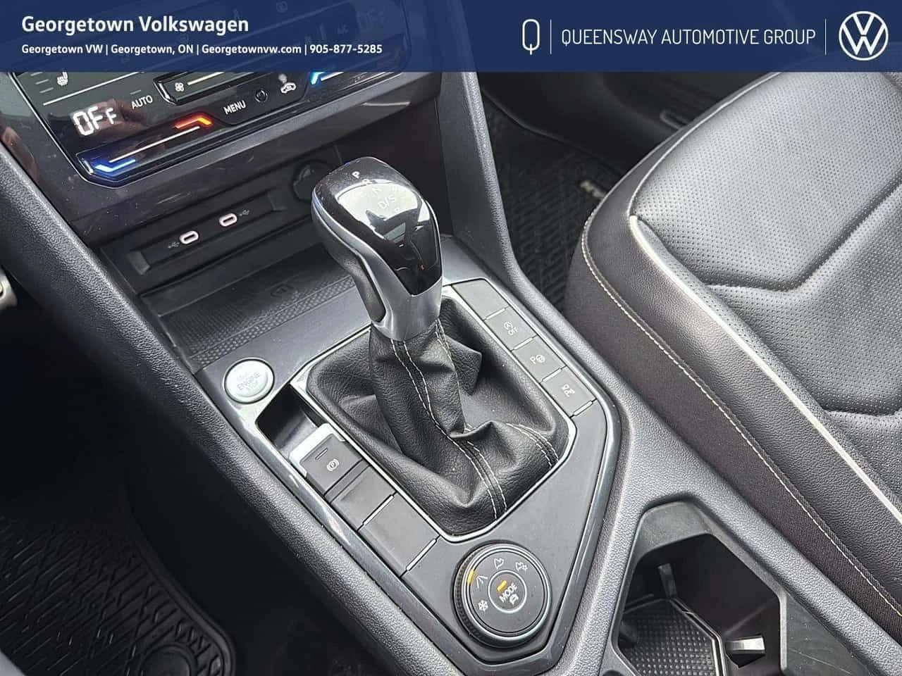 VW Tiguan * Обдухване * 360 камери * Амбиентно * , снимка 15 - Автомобили и джипове - 54042794