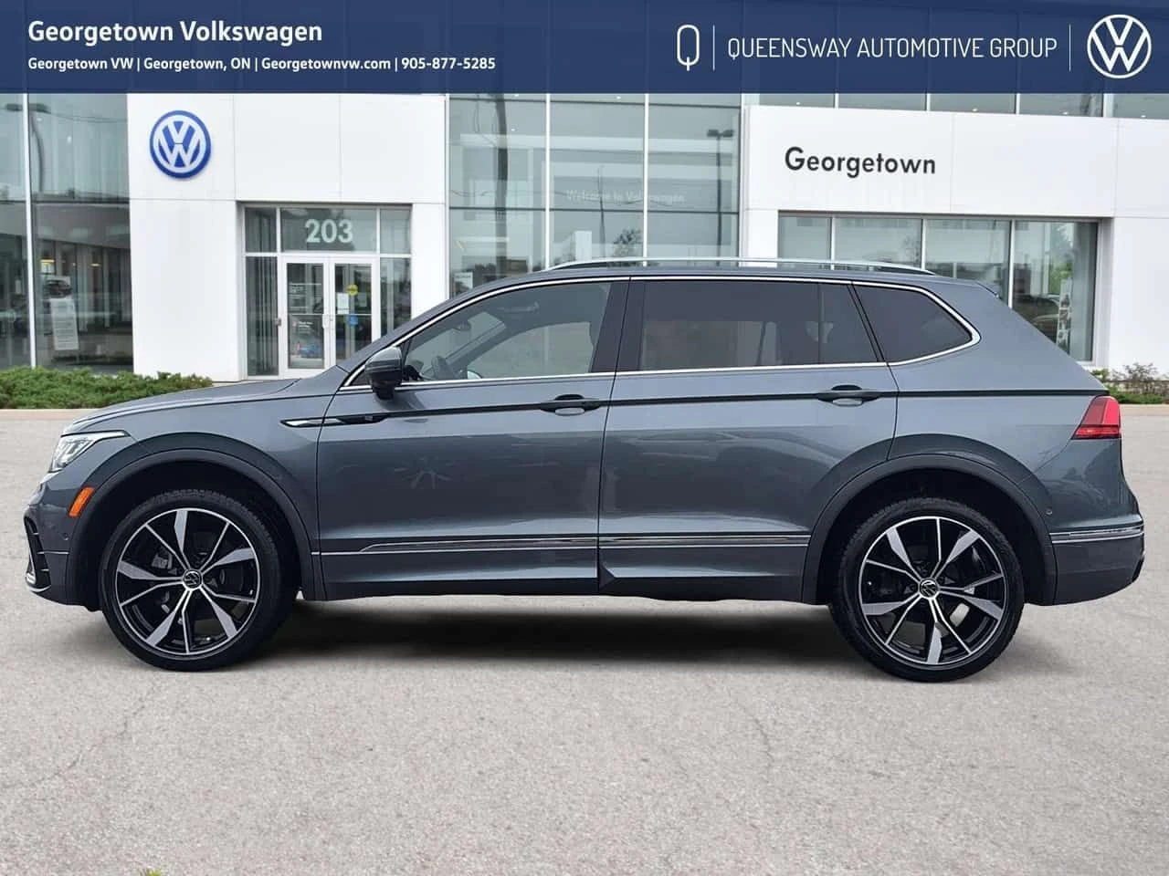 VW Tiguan * Обдухване * 360 камери * Амбиентно * , снимка 5 - Автомобили и джипове - 54042794