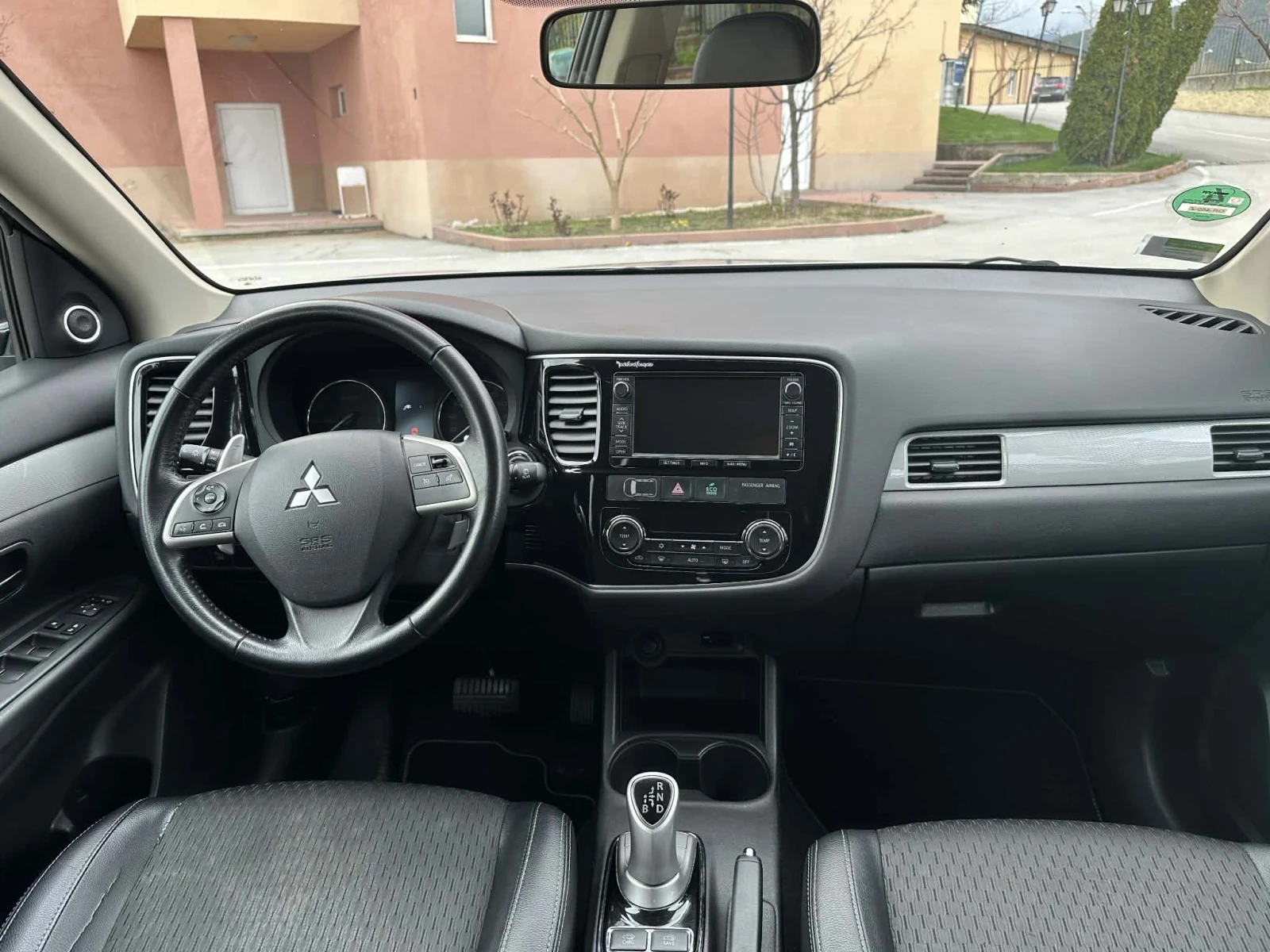 Mitsubishi Outlander, снимка 11 - Автомобили и джипове - 54083691