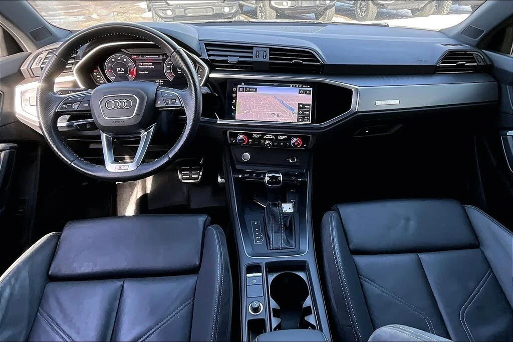 Audi Q3  Premium Plus* S Line* АвтоКредит * (ЦЕНА ДО БГ), снимка 11 - Автомобили и джипове - 54486034