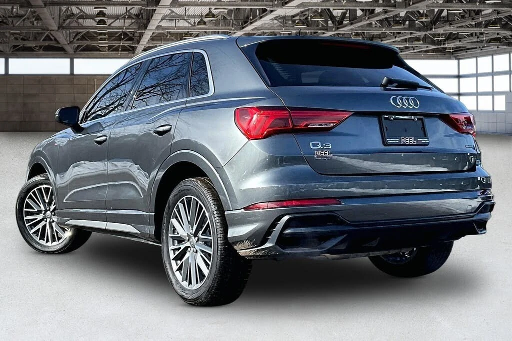 Audi Q3  Premium Plus* S Line* АвтоКредит * (ЦЕНА ДО БГ), снимка 4 - Автомобили и джипове - 54486034