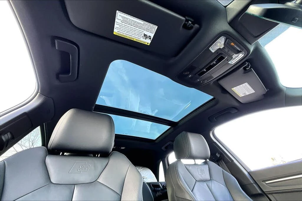 Audi Q3  Premium Plus* S Line* АвтоКредит * (ЦЕНА ДО БГ), снимка 12 - Автомобили и джипове - 54486034